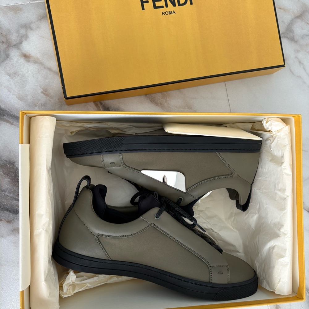 ✨ Fendi Roma Sneakers | New | Men’s 5 / Women’s 8 | Box Included - Picture 15 of 16